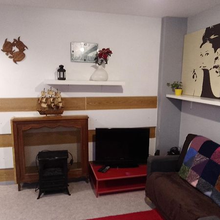 Guesthouse Familial Pour 1,2,3,4 Personnes De 42M2-Accessible Handic -Rez De Chaussee-Vues Sur Rue Et Patio Prive - Sejour,Chambre Separee,Cuisine,Salle De Bain,Lit Double Et Canape-Lit 2Pers-Entree De La Rue Berzelius-5 Minutes Du Metro Brochant-Lig Paris Eksteriør bilde