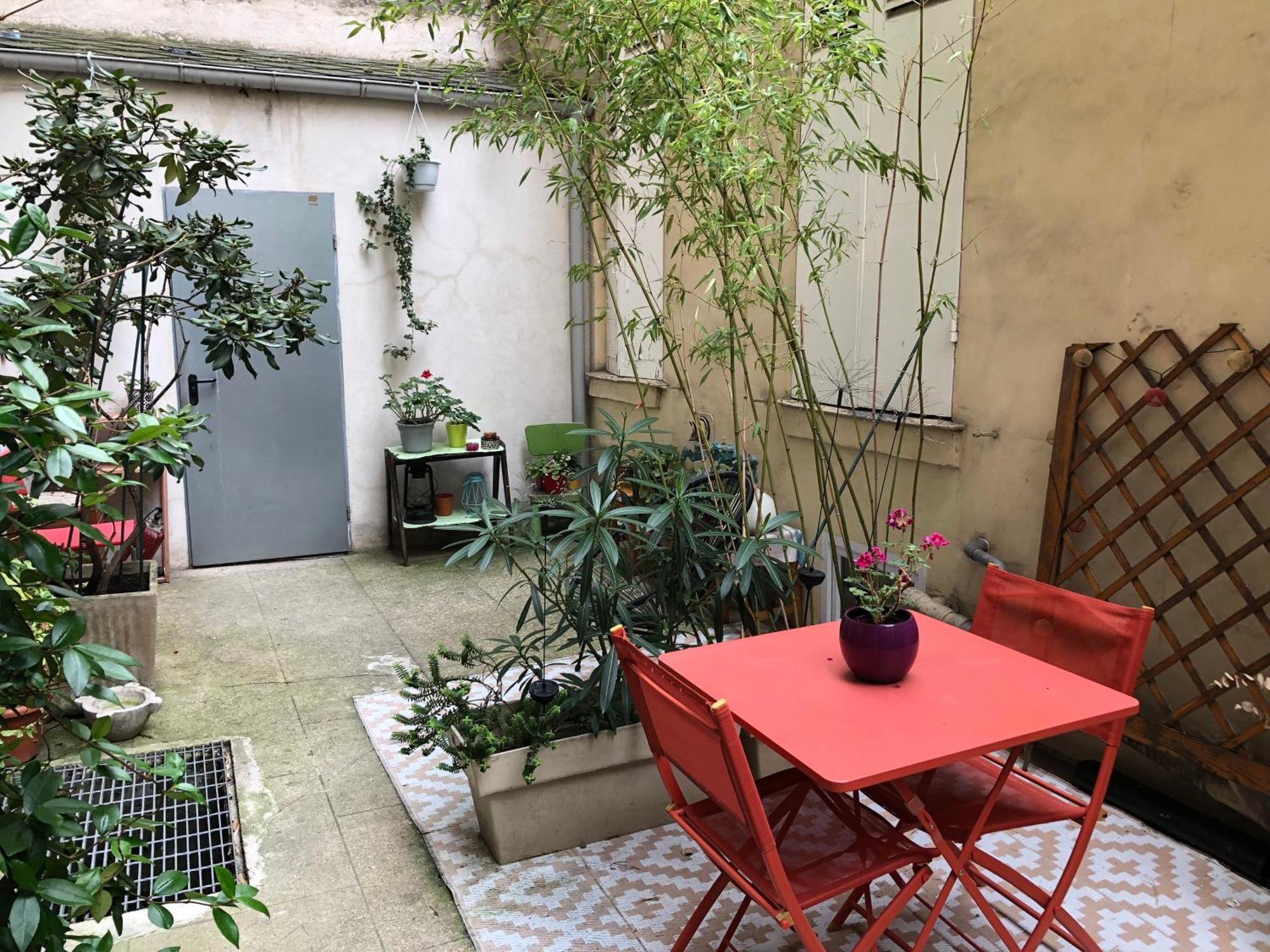Guesthouse Familial Pour 1,2,3,4 Personnes De 42M2-Accessible Handic -Rez De Chaussee-Vues Sur Rue Et Patio Prive - Sejour,Chambre Separee,Cuisine,Salle De Bain,Lit Double Et Canape-Lit 2Pers-Entree De La Rue Berzelius-5 Minutes Du Metro Brochant-Lig Paris Eksteriør bilde