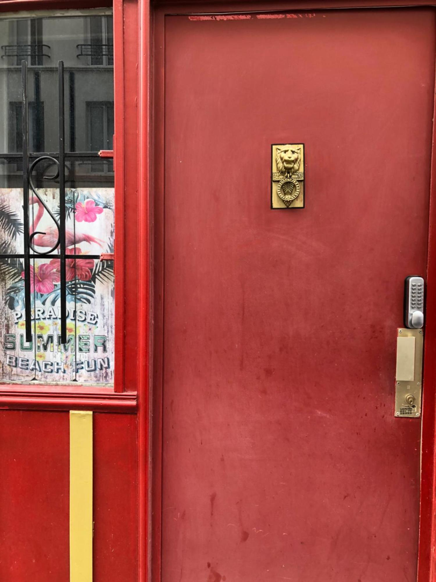Guesthouse Familial Pour 1,2,3,4 Personnes De 42M2-Accessible Handic -Rez De Chaussee-Vues Sur Rue Et Patio Prive - Sejour,Chambre Separee,Cuisine,Salle De Bain,Lit Double Et Canape-Lit 2Pers-Entree De La Rue Berzelius-5 Minutes Du Metro Brochant-Lig Paris Eksteriør bilde