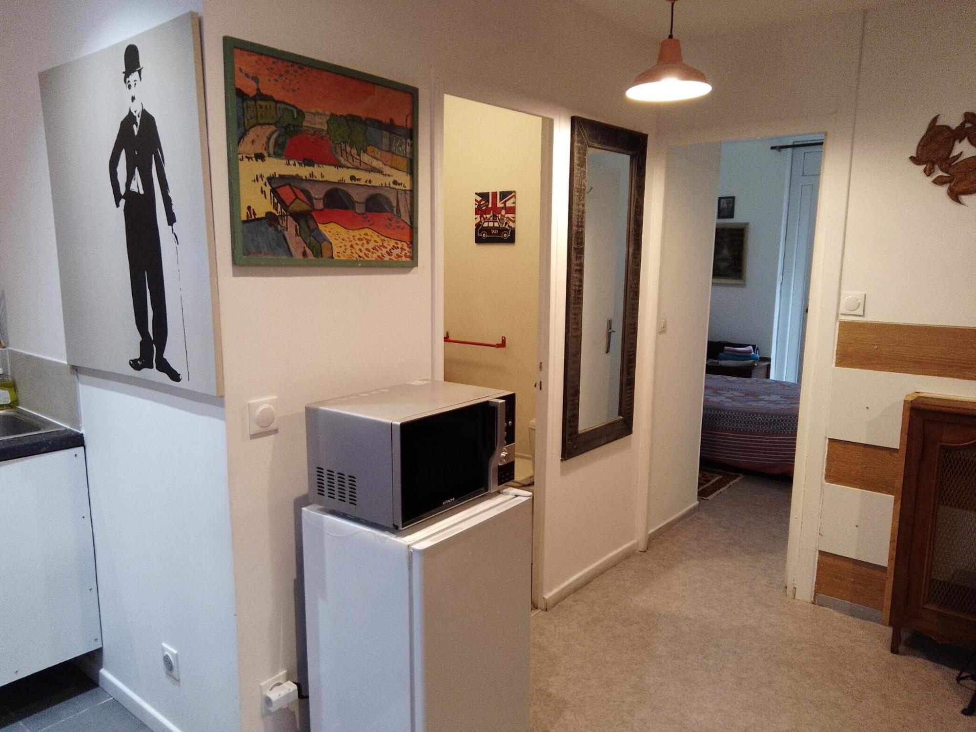 Guesthouse Familial Pour 1,2,3,4 Personnes De 42M2-Accessible Handic -Rez De Chaussee-Vues Sur Rue Et Patio Prive - Sejour,Chambre Separee,Cuisine,Salle De Bain,Lit Double Et Canape-Lit 2Pers-Entree De La Rue Berzelius-5 Minutes Du Metro Brochant-Lig Paris Eksteriør bilde